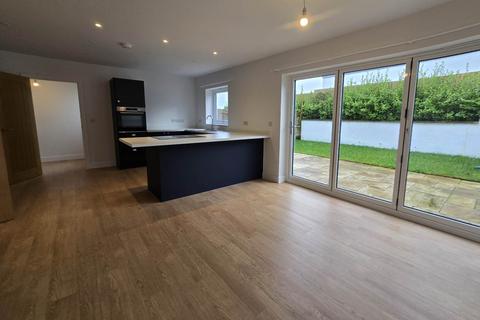 4 bedroom detached house to rent, Penhaven Court, Parkham