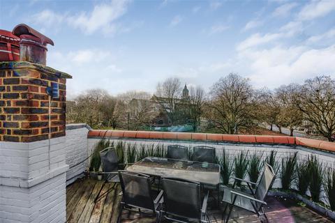 undefined, The Polygon, SW4