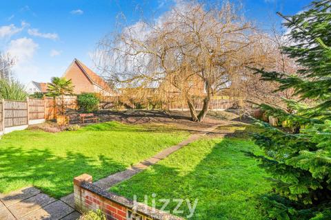 undefined, Clopton Gardens, Hadleigh IP7