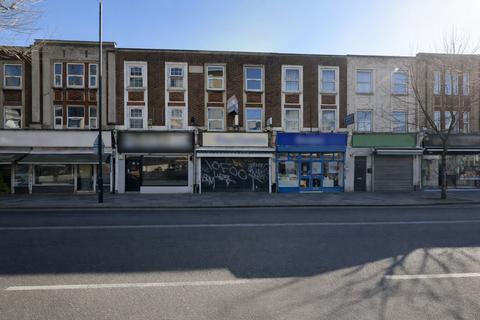 Retail property (high street) to rent, 11 Woodthorpe Rd Ashford TW15 2RL
