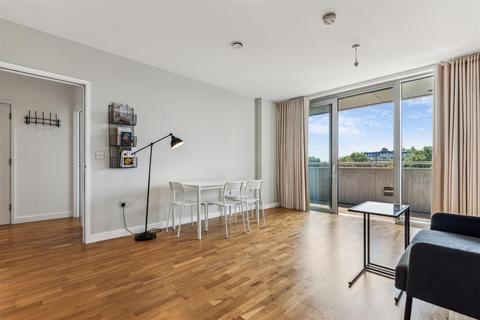 1 bedroom flat for sale, Colonial Drive, London, W4