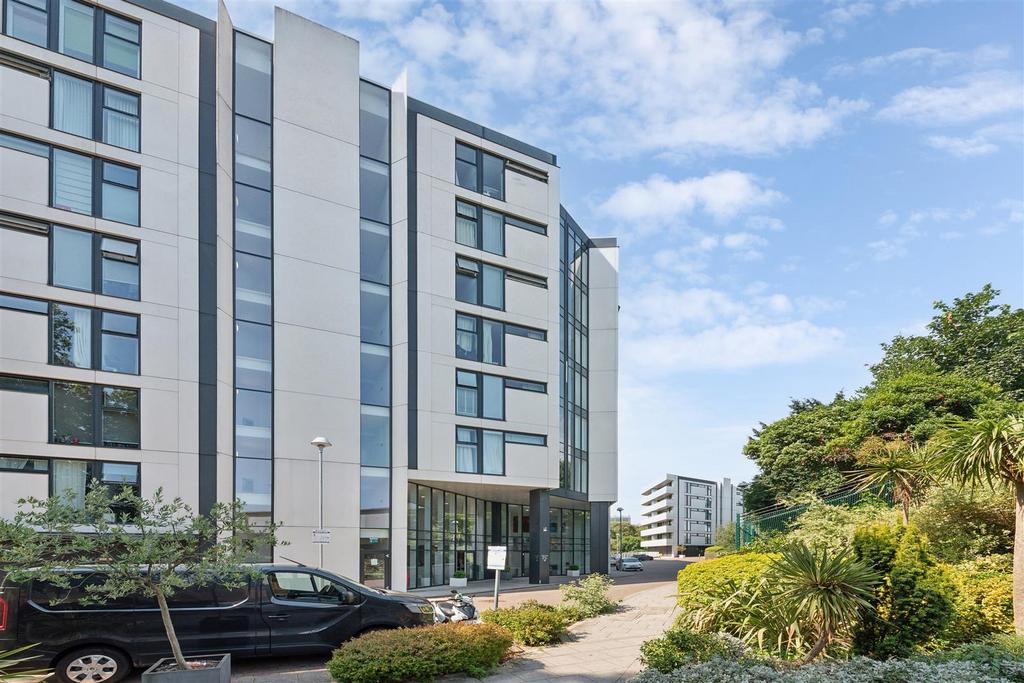 Edmunds House, W4 - FOR SALE