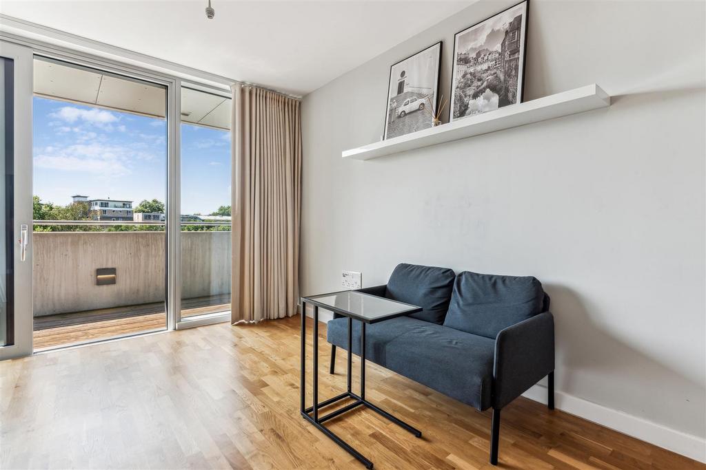 Edmunds House, W4 - FOR SALE