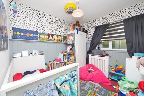 2 bedroom flat for sale, Holywell Avenue, Folkestone, Kent, CT19