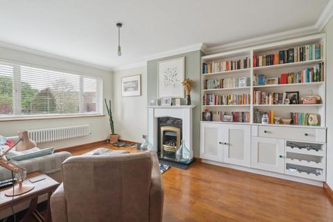 2 bedroom maisonette to rent, Tolcarne Drive, Pinner
