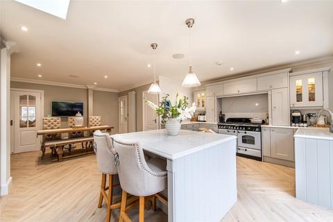4 bedroom semi-detached house for sale, Tennyson Walk, Northfleet, Gravesend, Kent, DA11