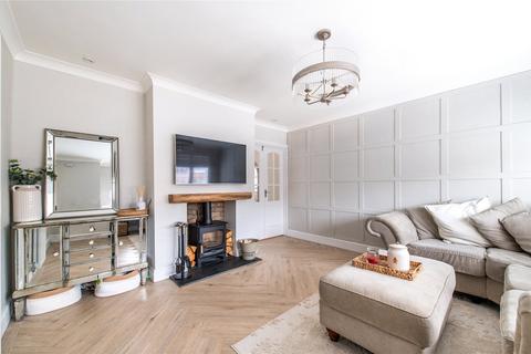 4 bedroom semi-detached house for sale, Tennyson Walk, Northfleet, Gravesend, Kent, DA11