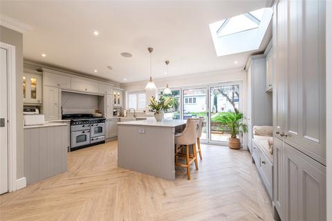 4 bedroom semi-detached house for sale, Tennyson Walk, Northfleet, Gravesend, Kent, DA11