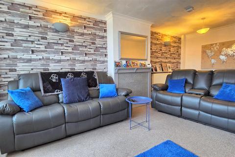 3 bedroom end of terrace house for sale, Beccles Road, Gorleston