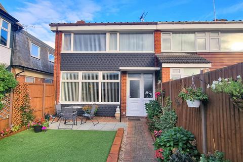 3 bedroom end of terrace house for sale, Beccles Road, Gorleston