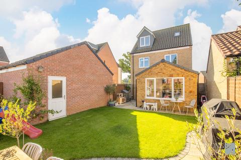 4 bedroom detached house for sale, Bringloe Drive, Hethersett