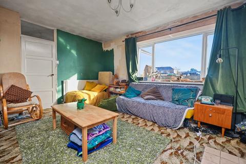 3 bedroom end of terrace house for sale, Salisbury