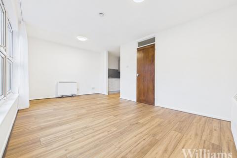 2 bedroom flat for sale, Bierton Road, Aylesbury HP20