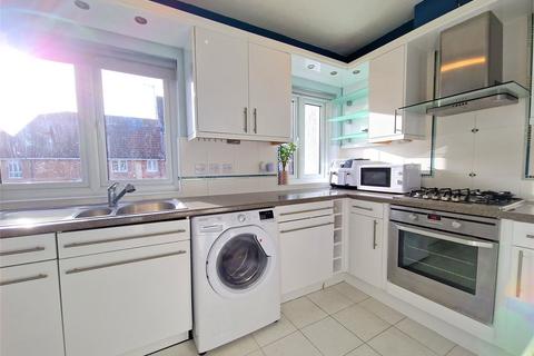 2 bedroom maisonette to rent, Hartigan Place, Woodley, Reading, Berkshire, RG5