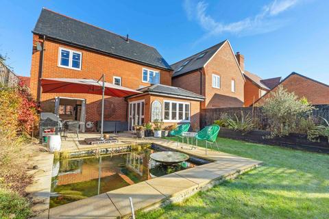 3 bedroom detached house for sale, Aspen Road, High Wycombe HP10