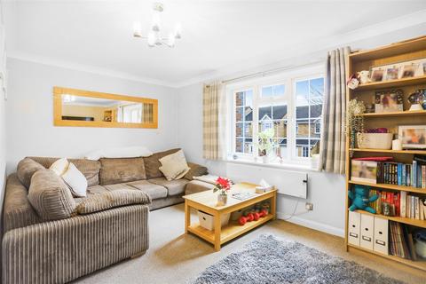 1 bedroom flat for sale, Groveside Close, Carshalton