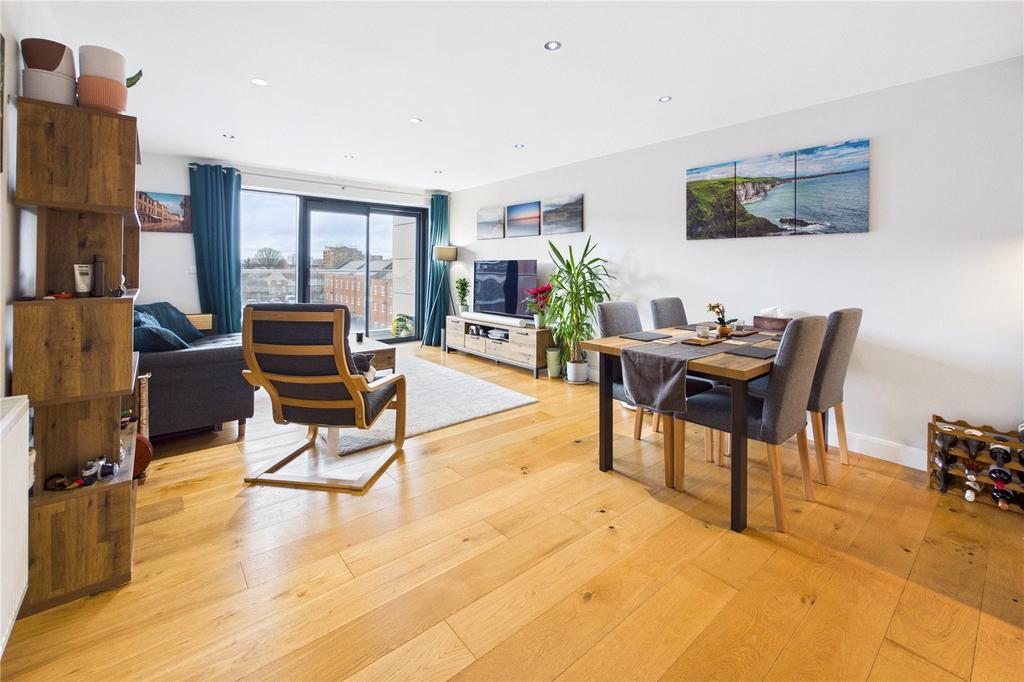 Living/Dining Area