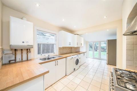 3 bedroom end of terrace house for sale, Scholars Road, London SW12