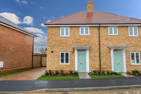 2 bedroom semi-detached house to rent, Egret Way, Hampshire SP6