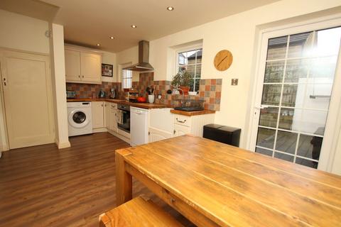 undefined, Newlands Avenue, Clayton West