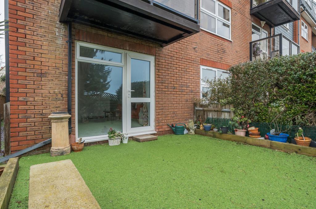 1400885-7-6967c09...