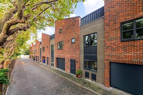 4 bedroom terraced house for sale, Featherstone Mews, London