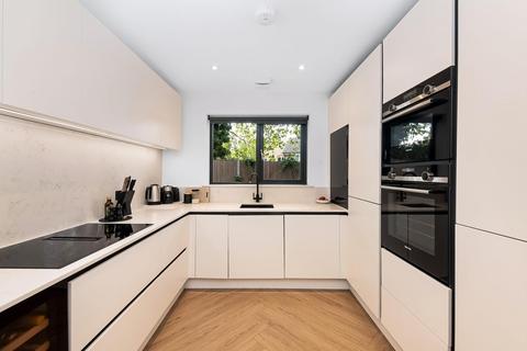 4 bedroom terraced house for sale, Featherstone Mews, London