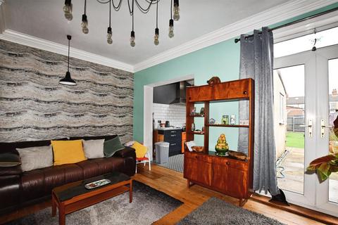 undefined, Lake View, Hull