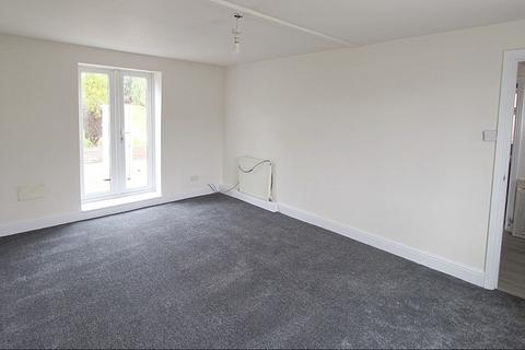 3 bedroom semi-detached house to rent, Mahon Avenue, Rawmarsh, Rotherham