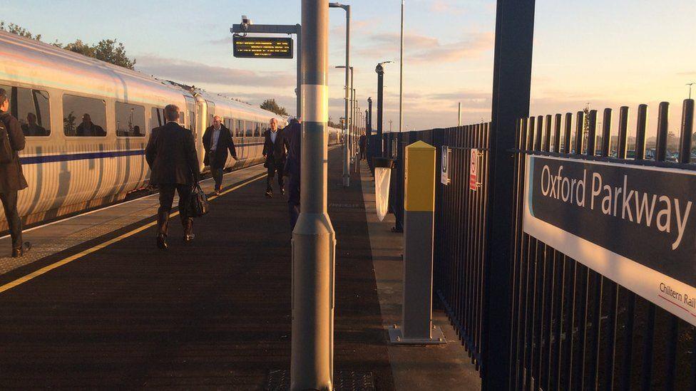 NEARBY Oxford Parkway Station.jpg