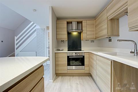 1 bedroom semi-detached house to rent, Arun Dale, Mansfield NG19