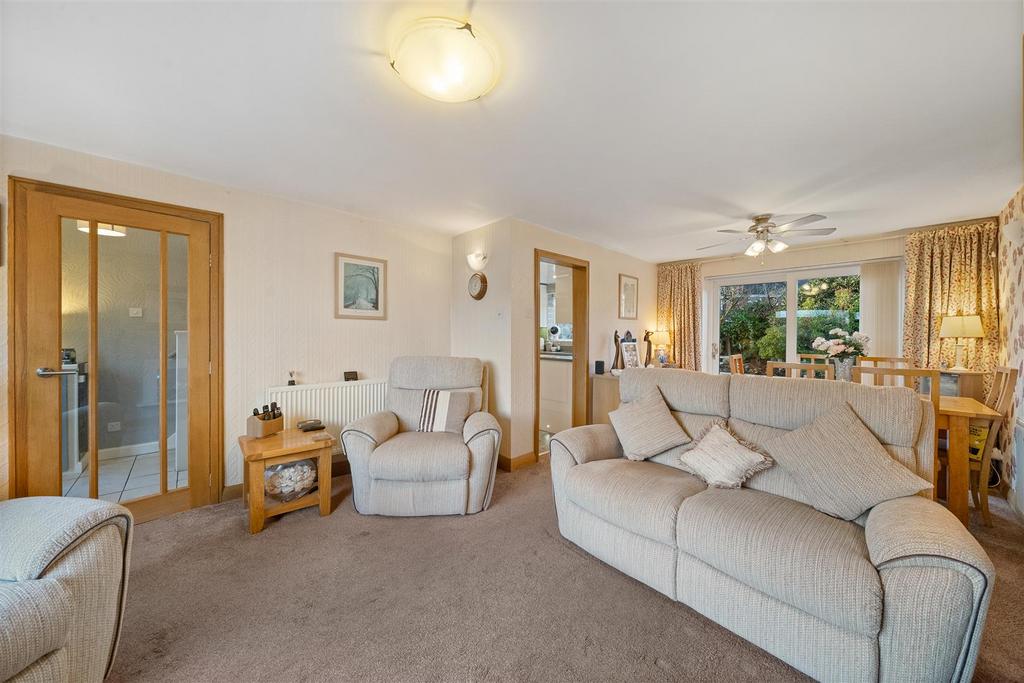 Living Room5.jpg