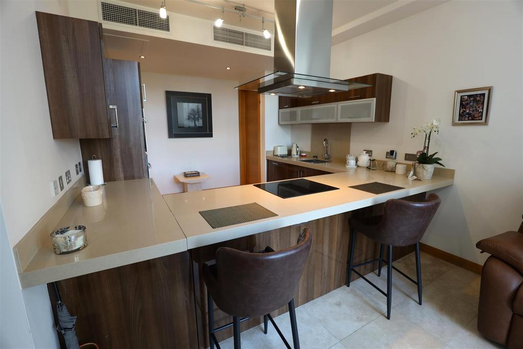 Kitchen 3 .JPG