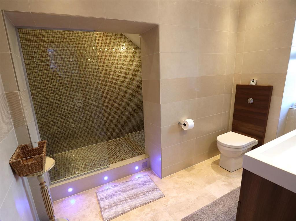 En suite 2 new.JPG