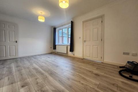 2 bedroom terraced house to rent, Aldershot
