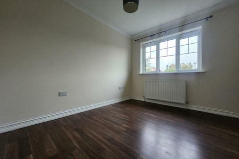 2 bedroom terraced house to rent, Aldershot