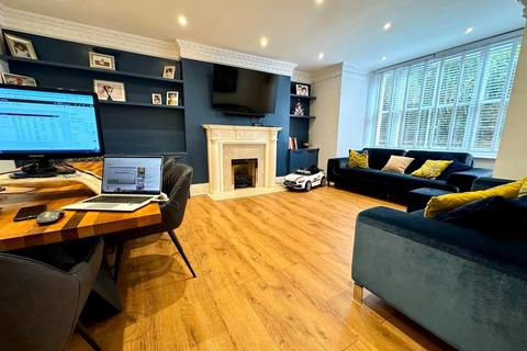 2 bedroom apartment to rent, Glasfryn Court, Brickfields, Harrow HA2 0NE