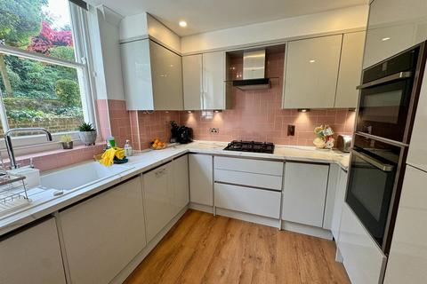 2 bedroom apartment to rent, Glasfryn Court, Brickfields, Harrow HA2 0NE