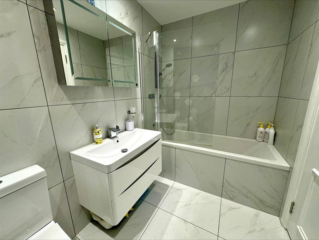 Main Bathroom