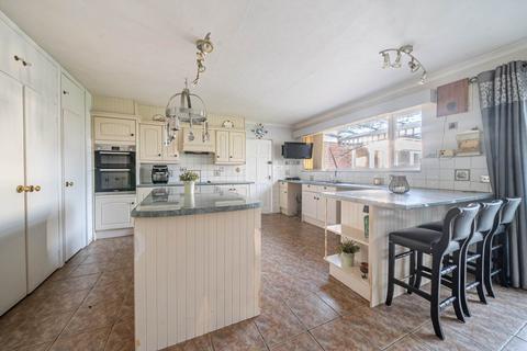 5 bedroom detached house for sale, Green End Road, Great Barford