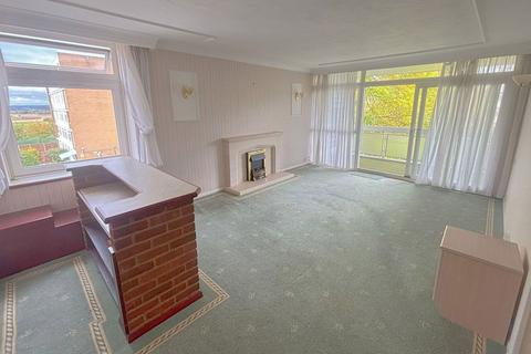 2 bedroom flat for sale, The Bowls, Chigwell IG7