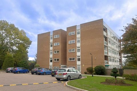 2 bedroom flat for sale, The Bowls, Chigwell IG7