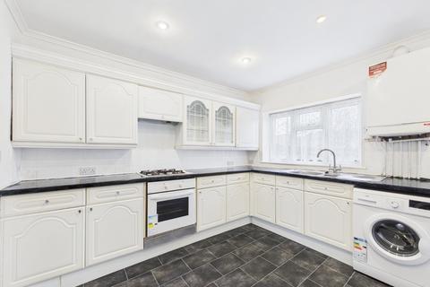2 bedroom terraced house for sale, Ravensbourne Avenue, Stanwell, Surrey, TW19