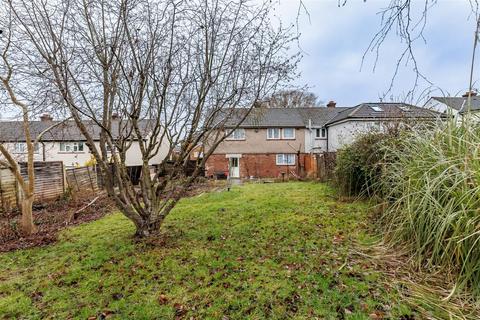 3 bedroom semi-detached house for sale, Beaconfield Avenue, Epping
