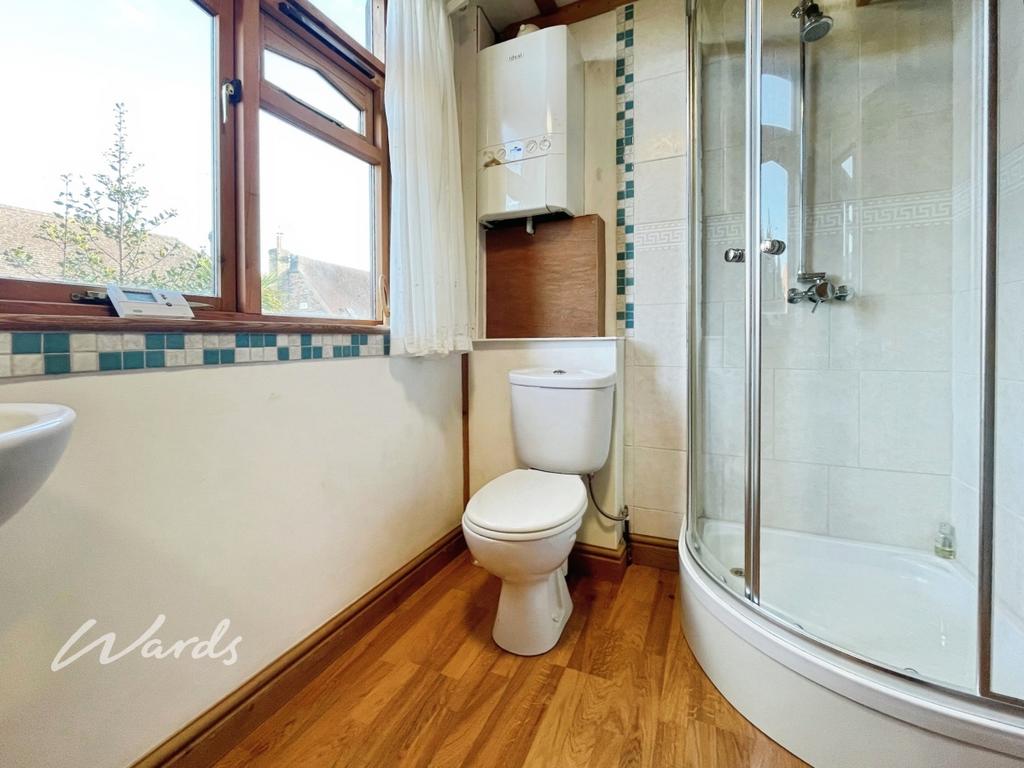 35f3ed24-En-suite