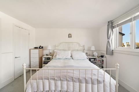 3 bedroom flat to rent, Lancaster Drive, Belsize Park, NW3