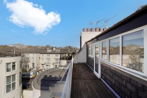 4 bedroom flat to rent, Lancaster Drive, Belsize Park, NW3