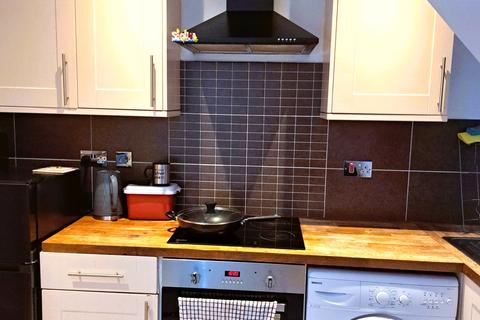 1 bedroom flat to rent, High Street, Hornchurch RM11