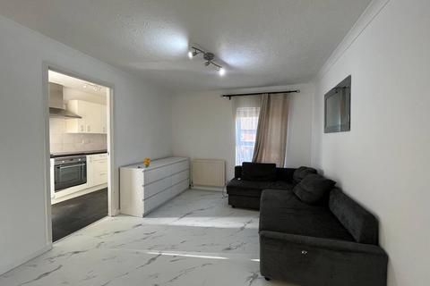 1 bedroom maisonette to rent, Cranberry Lane, London E16