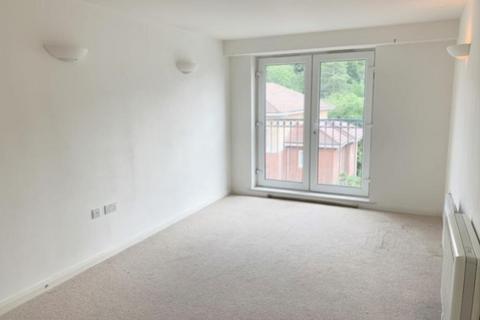 2 bedroom apartment to rent, 294 Farnborough Road, Hants GU14